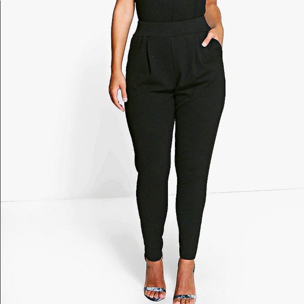 BooHoo Pleat Front Trouser - US 18